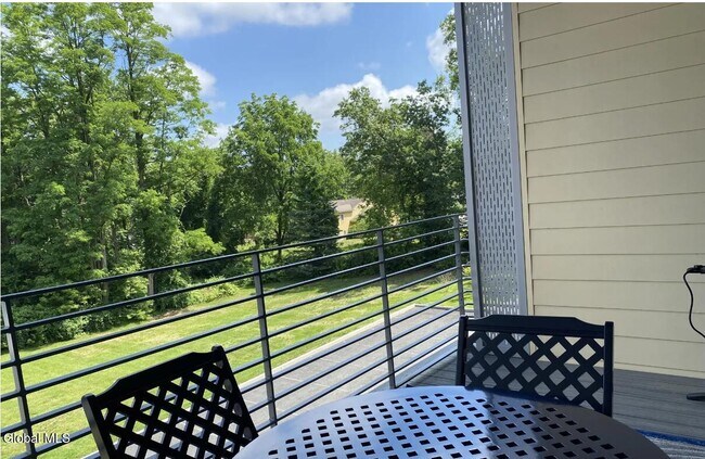 Building Photo - 116 West Ave