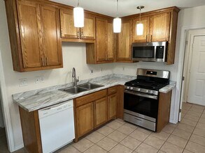 Building Photo - $1195 - Charming duplex in Pilot Point