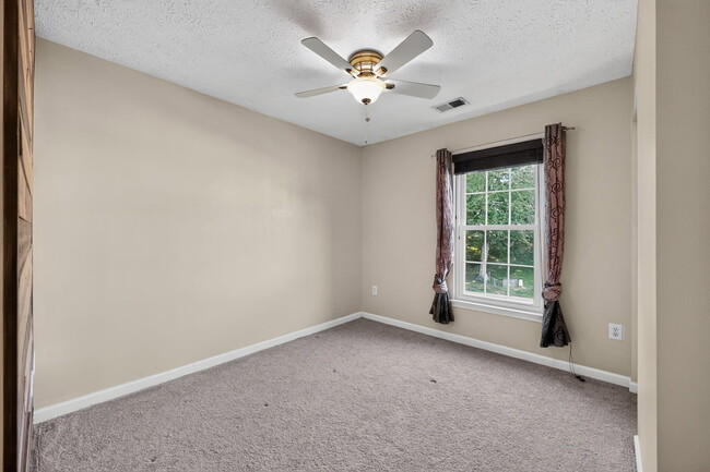 Building Photo - 8155 Deer Chase Ln