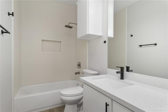 Building Photo - 13 San Pascual St