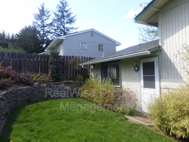 Building Photo - 306 Catalina Dr
