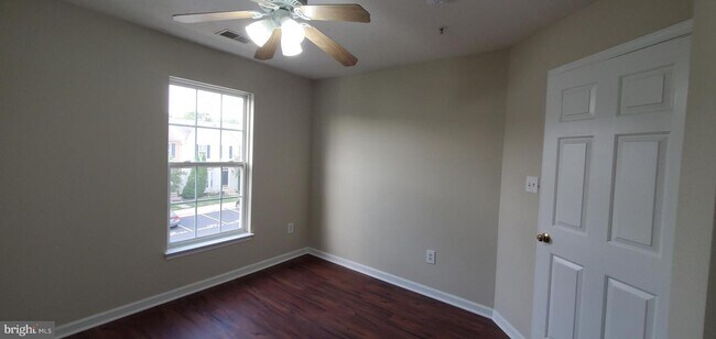 Building Photo - 2839 Settlers View Dr