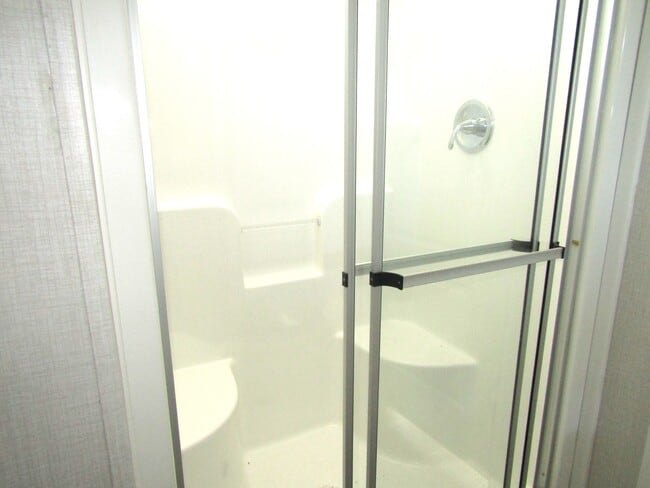 Building Photo - 200 Oak Harbor Camp