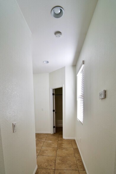 Building Photo - 7467 Horizon Rock Ave
