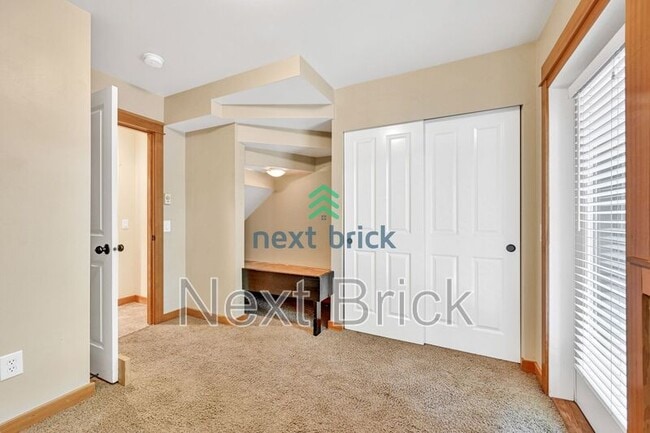 Building Photo - 5204 Delridge Wy SW
