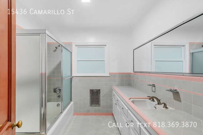 Building Photo - 15436 Camarillo St