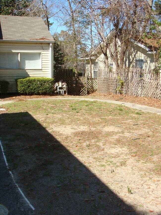 Building Photo - 2515 Churchill Dr