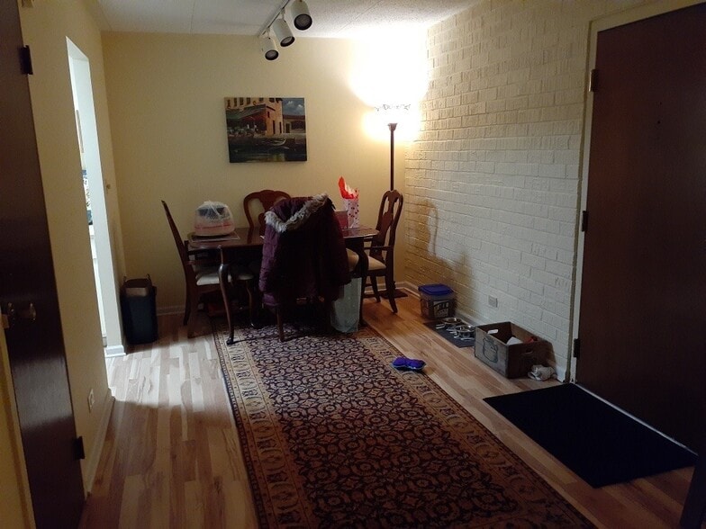 Building Photo - 3222 Sanders Rd