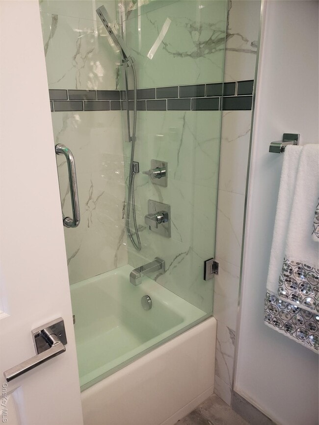 Building Photo - 100 W Broadway