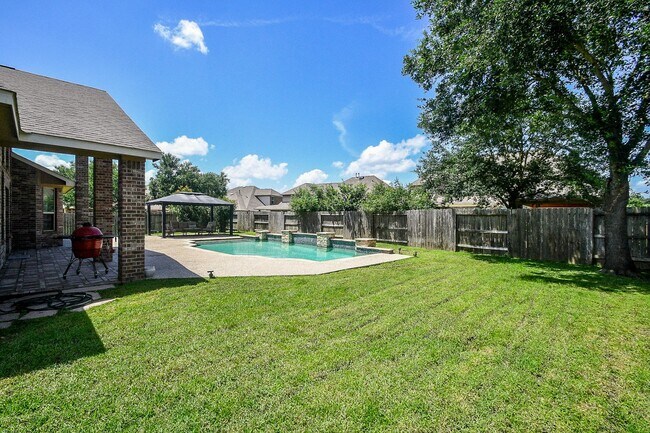 Building Photo - 28426 Rolling Ridge Dr