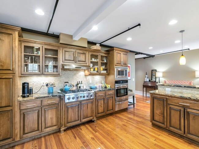 Building Photo - 1467 Market St