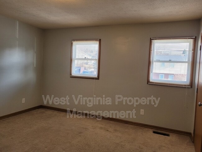 Building Photo - Woodland Acres