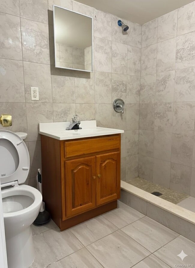 Building Photo - 40-33 191st St