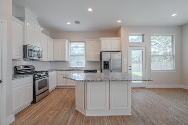 Building Photo - 118 Cheswood Manor Drive