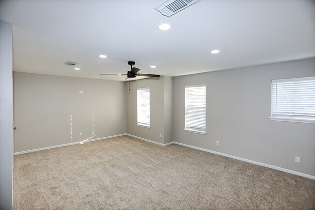 Building Photo - 18102 Mahogany Forest Dr