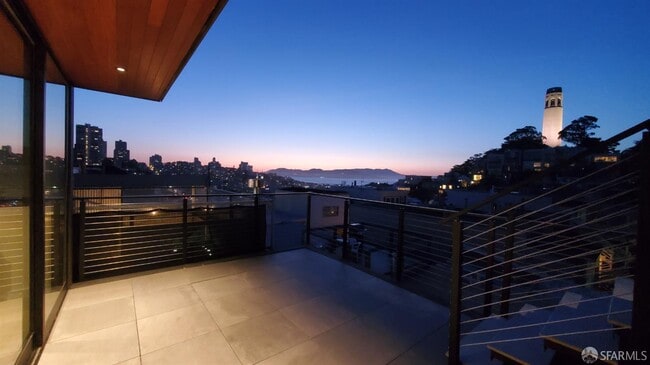 Building Photo - 312 Green St