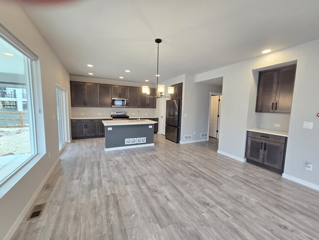 Building Photo - 5446 Mesa Top Dr