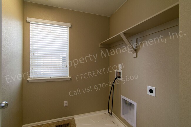 Building Photo - Absolutely Gorgeous 4-Bed Single Family Home in Copper Ridge!