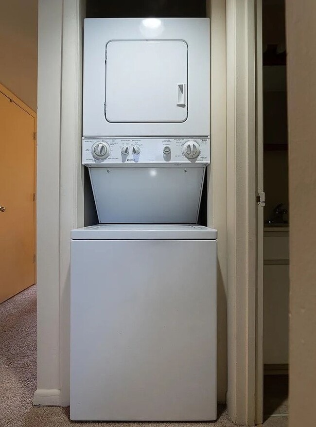 Building Photo - 2BR, 2Ba First floor apartment in Borden Commons