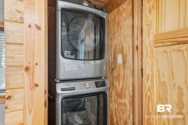 Building Photo - 27522 Burkhardt Dr