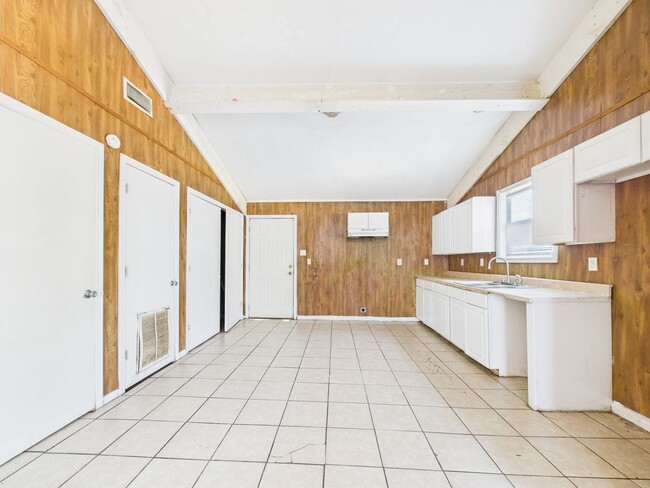 Building Photo - Three Bedroom Rental Home in Lafayette!