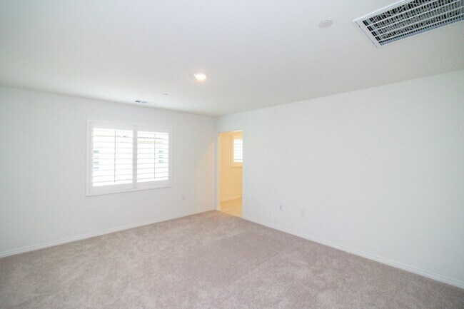 Building Photo - Brand New 3 Bed / 3 Bath Townhome In River...