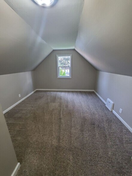 Building Photo - 5040 N 28th St