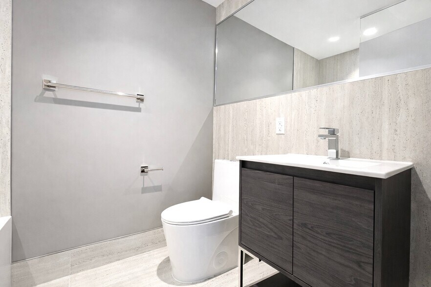 Building Photo - 91 Bruckner Blvd