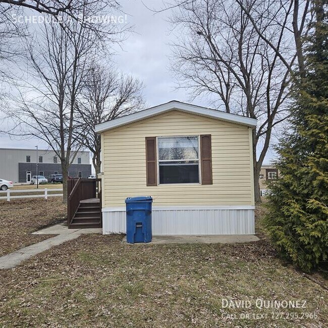 Building Photo - 2737 W Washington Center Rd