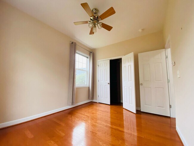 Building Photo - Luxury 3 Bedroom  Townhome in South Durham...