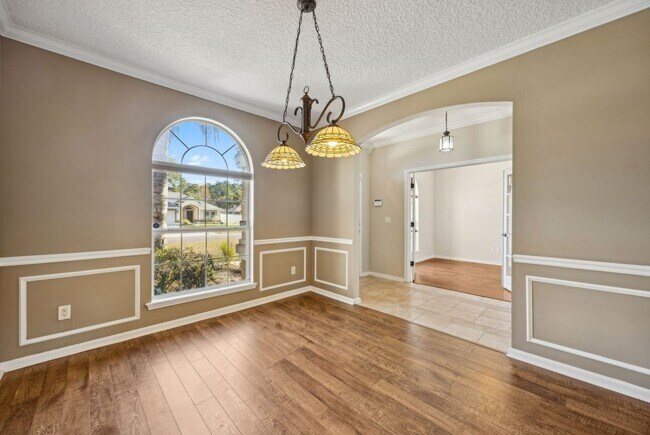 Building Photo - Spacious 4-Bedroom Home in Meadowfield with Fenced Yard