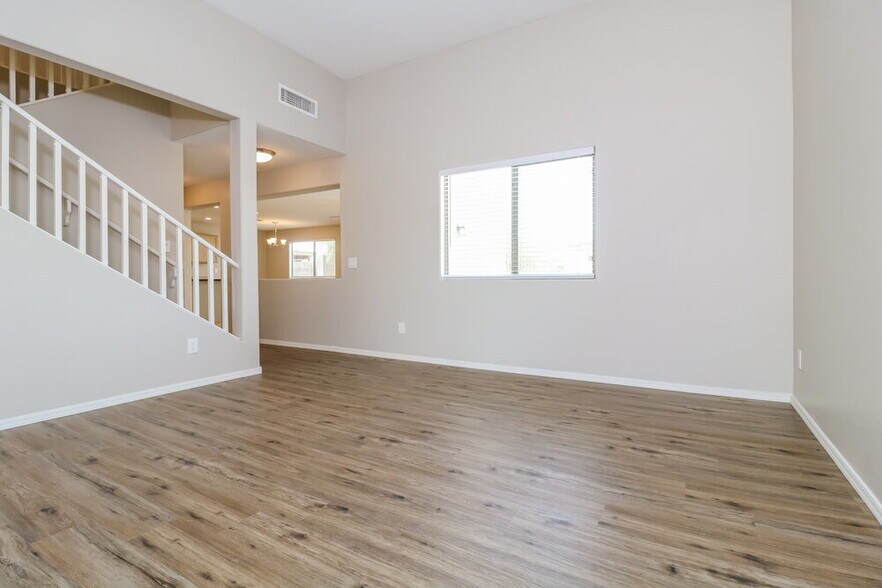 Building Photo - 7412 S 37th Dr