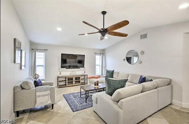 Building Photo - 2806 SW 38th Terrace