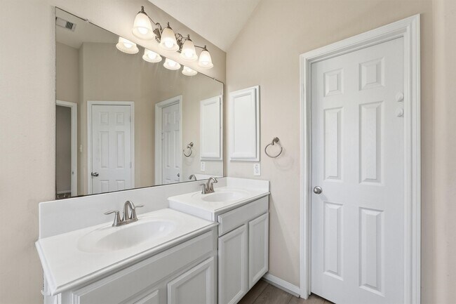 Building Photo - 11422 English Rose Trail