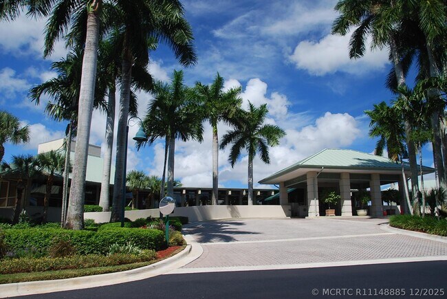 Building Photo - 19550 Sawgrass Dr