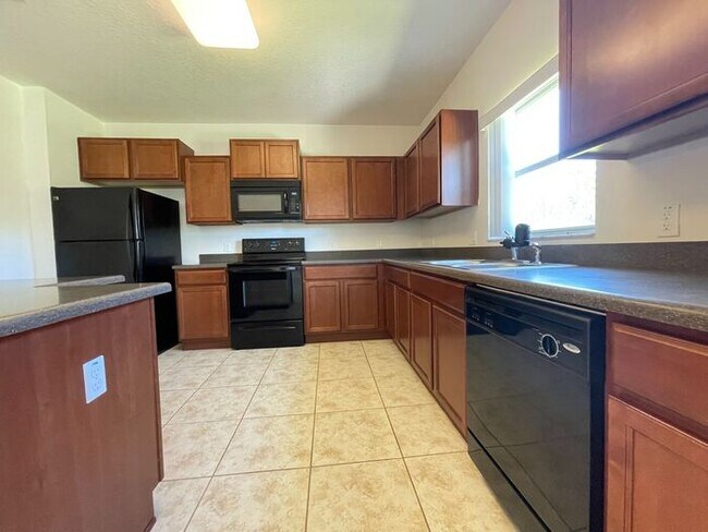 Building Photo - Bella Pointe-3641 Sail Harbor Dr Kissimmee...