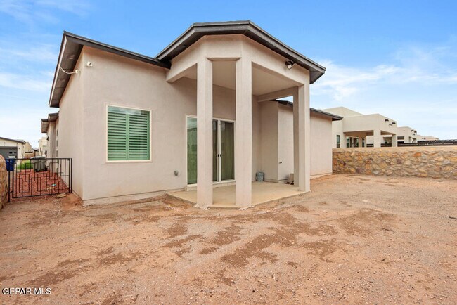 Building Photo - 12320 Desert Pine Ave