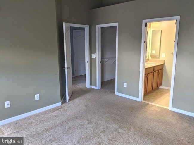 Building Photo - 19318 Diamond Lake Dr