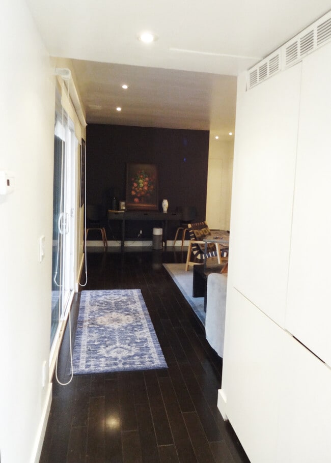 Living room - 1010 Palm Ave