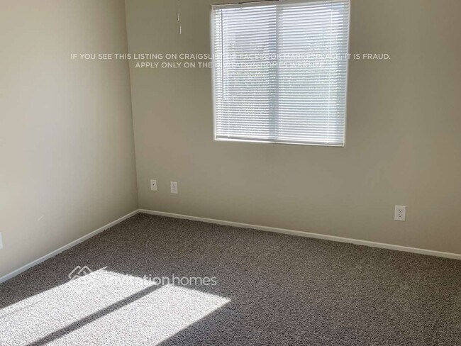 Building Photo - 10619 Gibbous Moon Dr