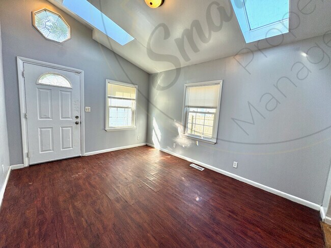 Building Photo - 7032 Fisher Ave