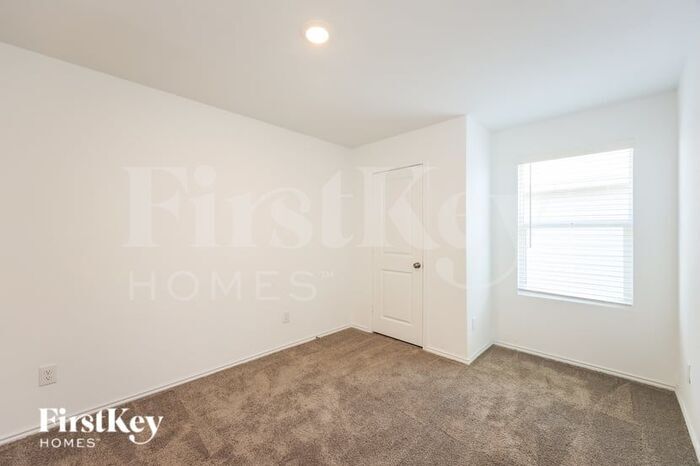 Building Photo - 1347 White Willow