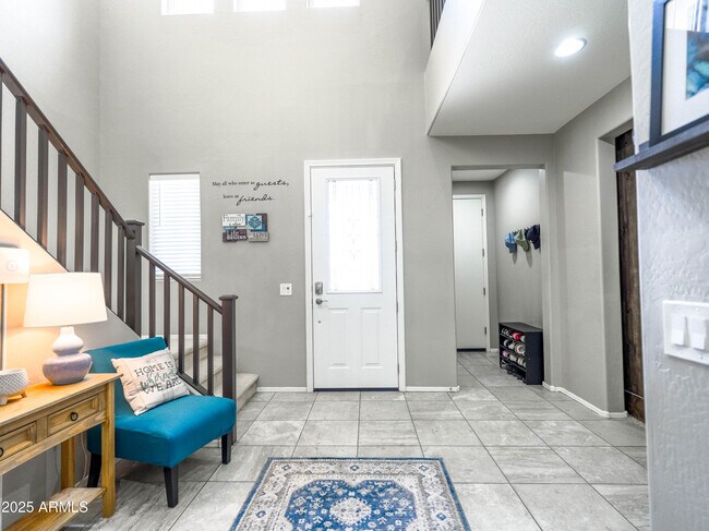 Building Photo - 761 W Desert Hollow Dr