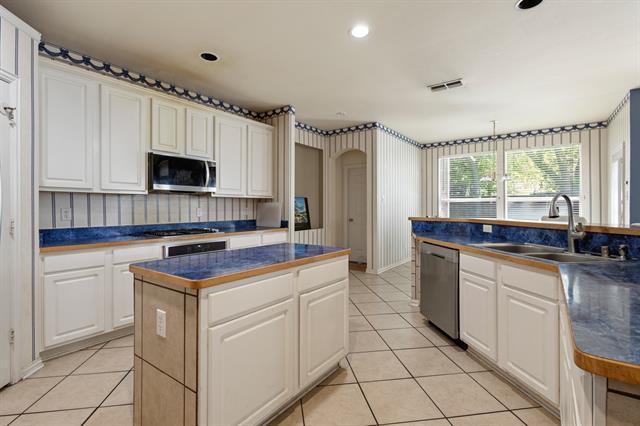 Building Photo - 3480 Daisy Ln