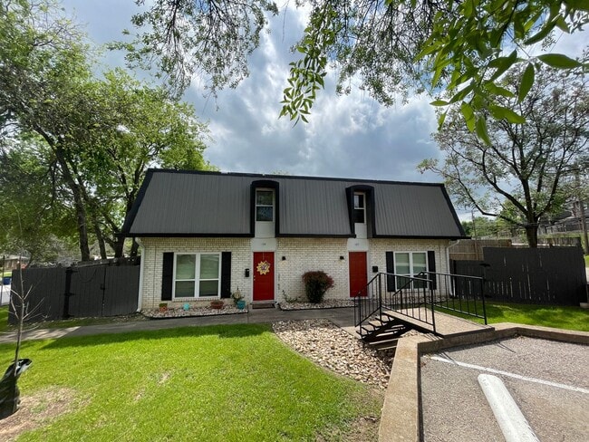 Primary Photo - 1703 Coronado Hills Dr