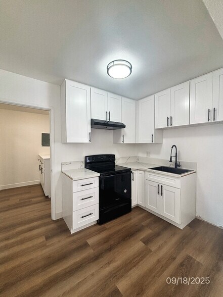 Building Photo - 6512 Pickering Ave