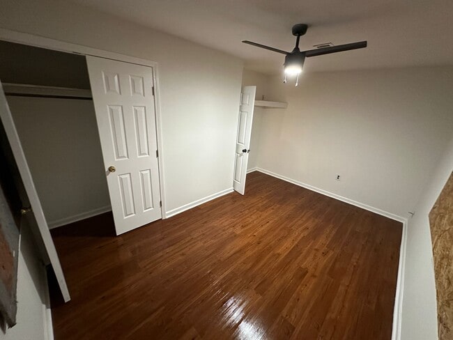 Building Photo - 3535 Farwood Dr