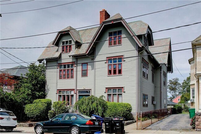 Building Photo - 28 W Narragansett Ave