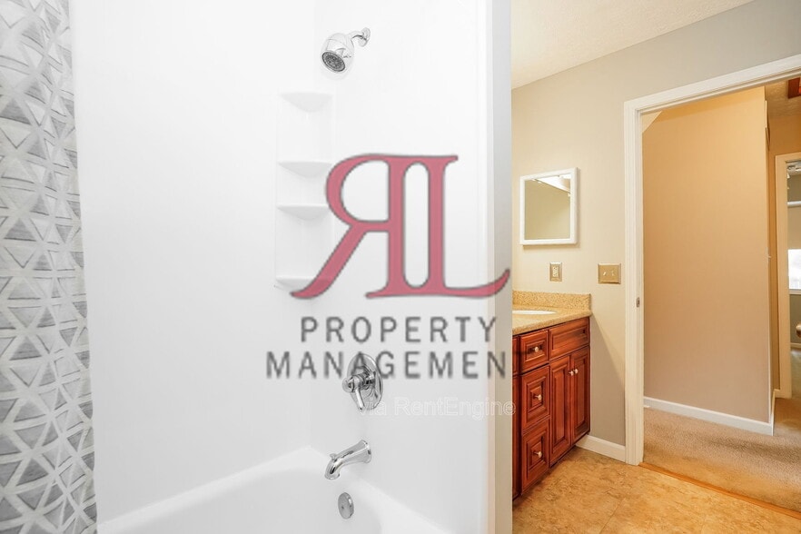 Building Photo - 4884 Leybourne Dr