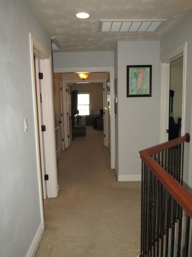 Building Photo - 2084 Kittridge Dr